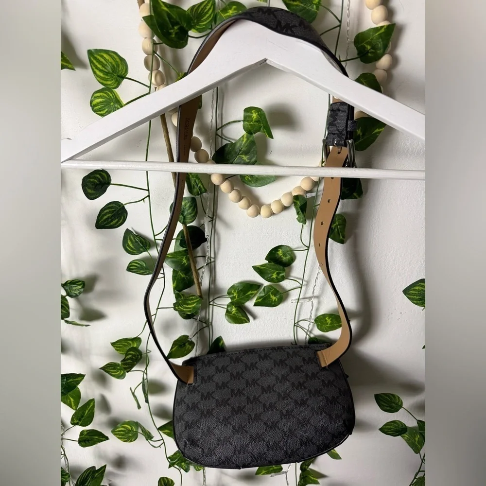 Michael Kors Belt Fanny Bag